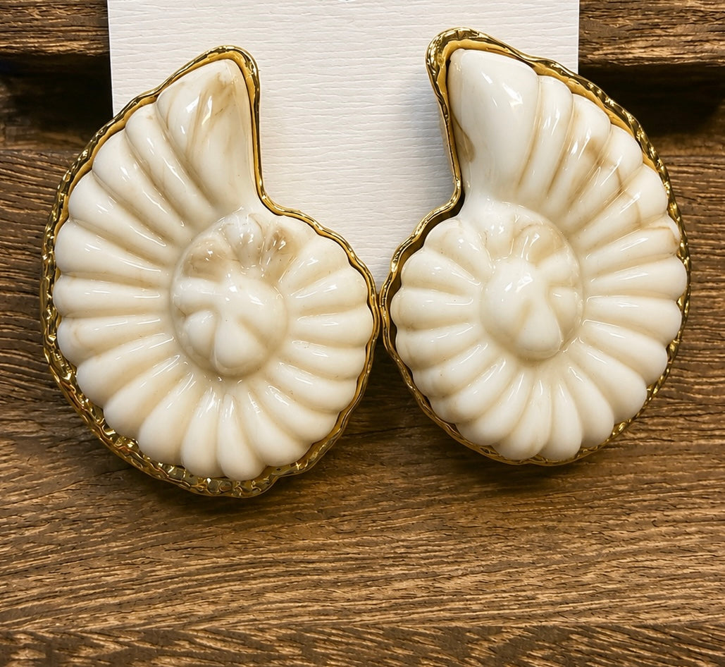 Shell earrings