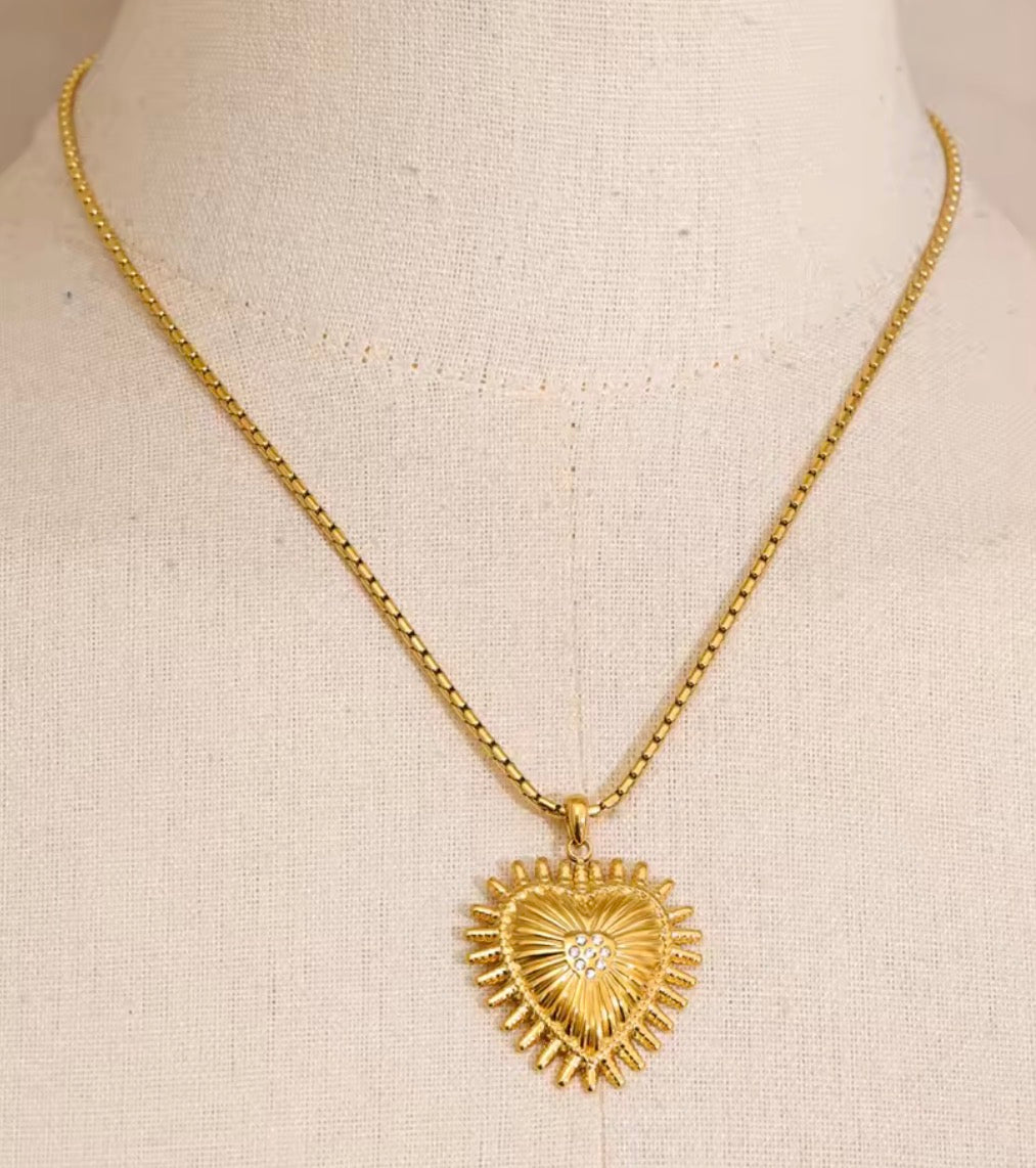 Big hear necklace